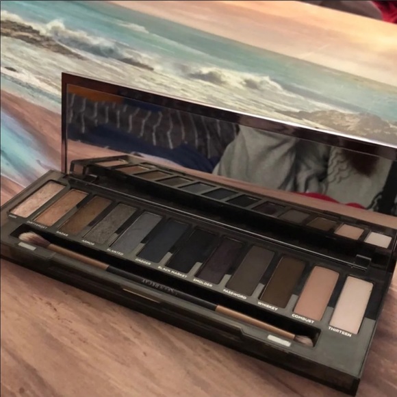 Urban Decay Naked Pallet - Picture 2 of 4